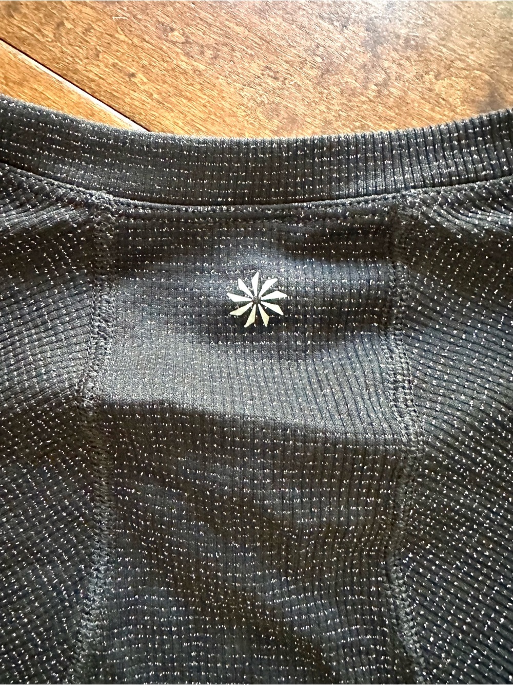Athleta Momentum Seamless Metallic Long Sleeve Top NWT Black Large - Picture 7 of 11